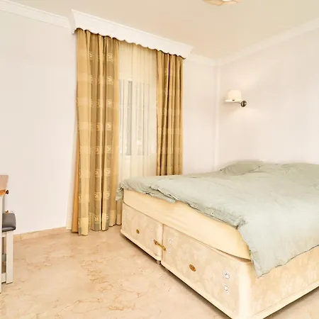 Almachares Villa, Nerja