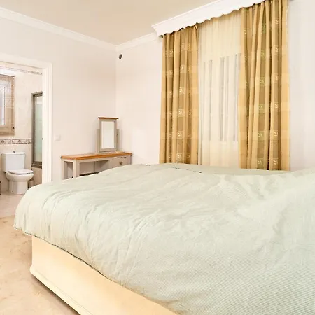 Almachares Villa, Nerja